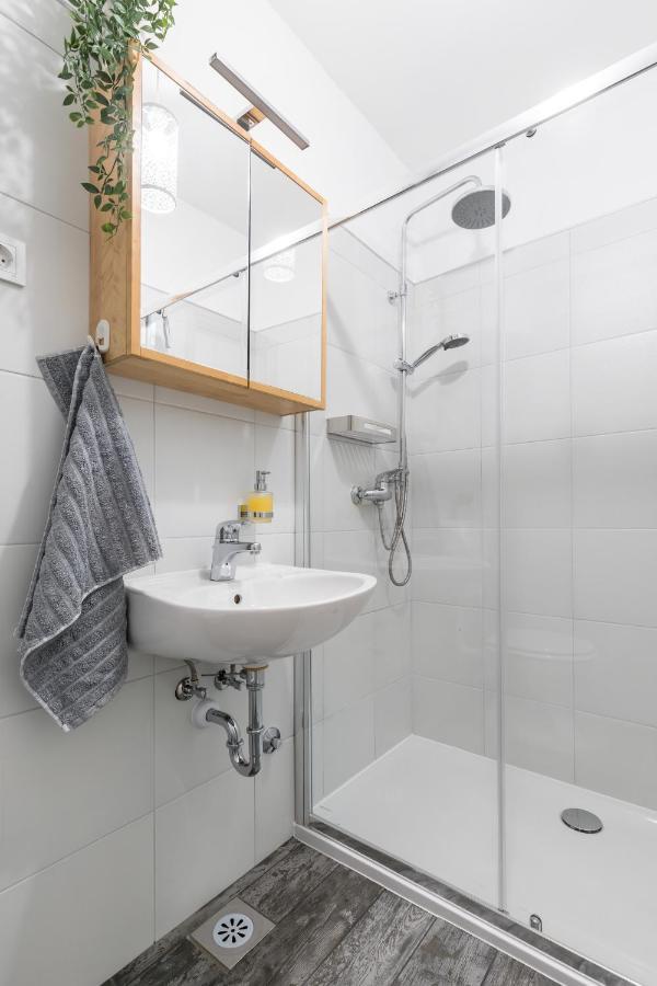 Waterview Apartments W Pool Mimice Zewnętrze zdjęcie