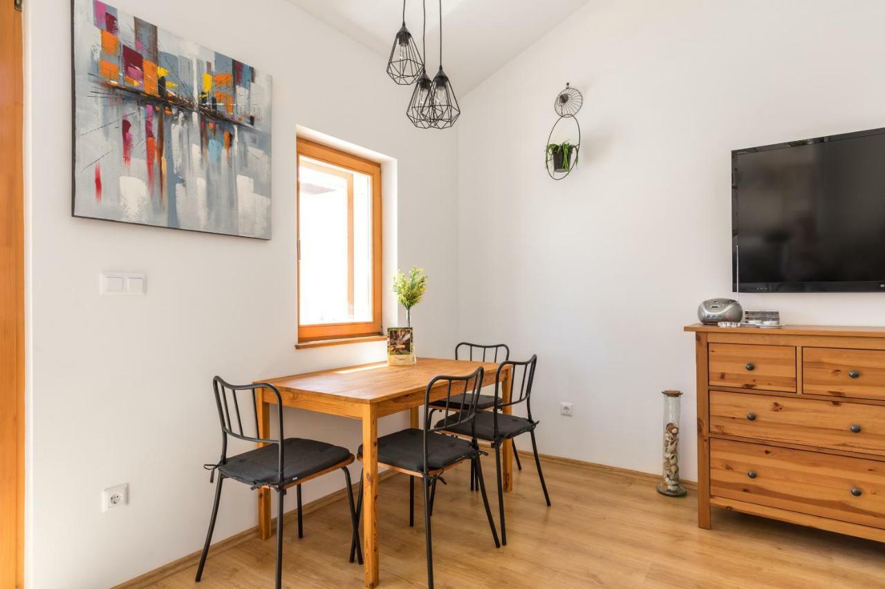 Waterview Apartments W Pool Mimice Zewnętrze zdjęcie